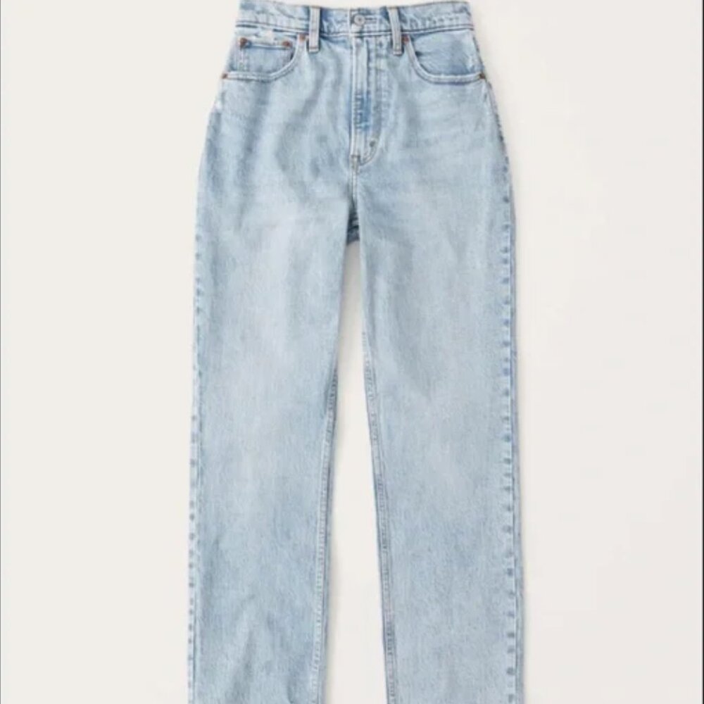 Abercrombie & Fitch Curve Love Ultra High Rise 90s Straight Jean-- Light Wash
